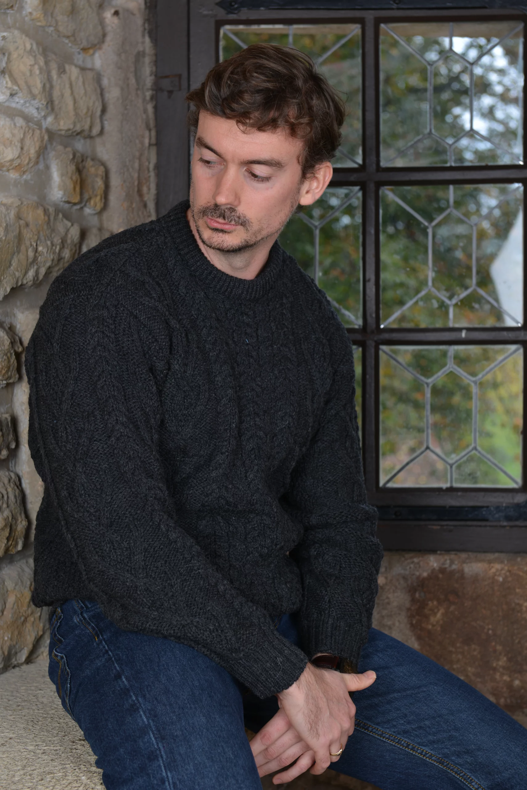 Pull Aran en laine mérinos pour homme anthracite front ext