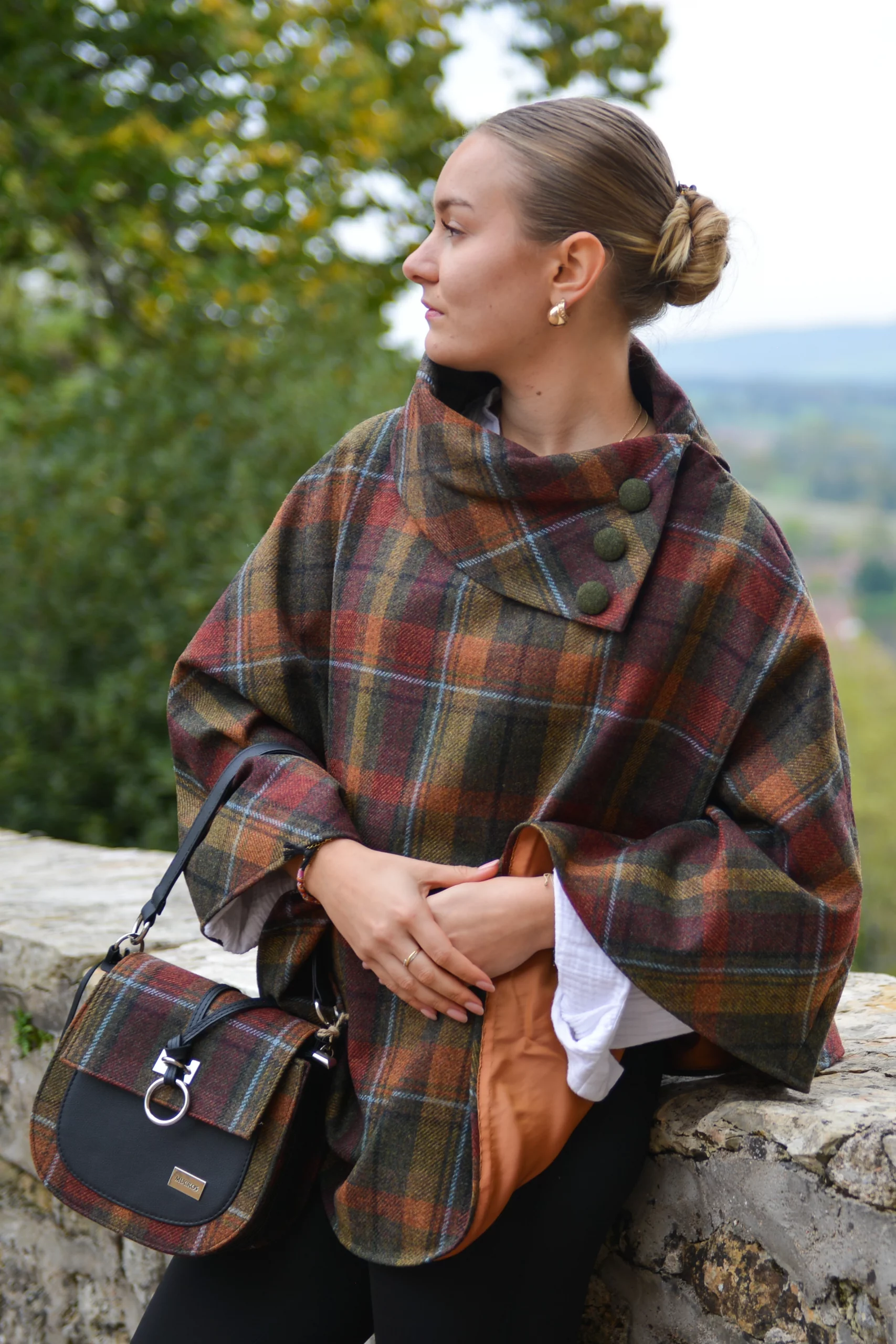 Cape en tweed tartan orange front ext