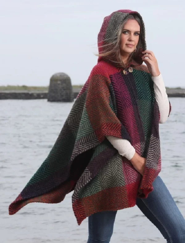 Cape en laine Sarah Mulberry côté