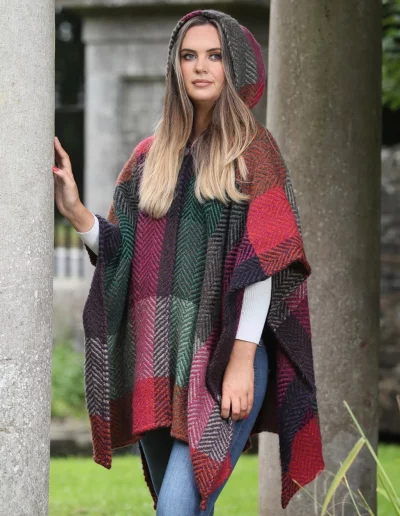 Cape en laine Sarah Mulberry