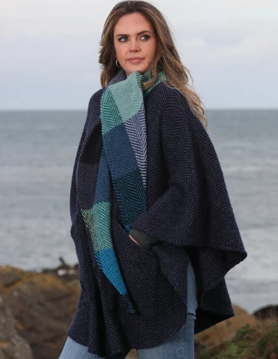 Cape en laine Tina Killybegs Indigo front