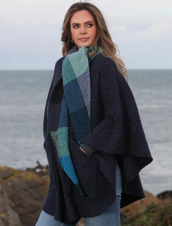 Cape en laine Tina Killybegs Indigo front