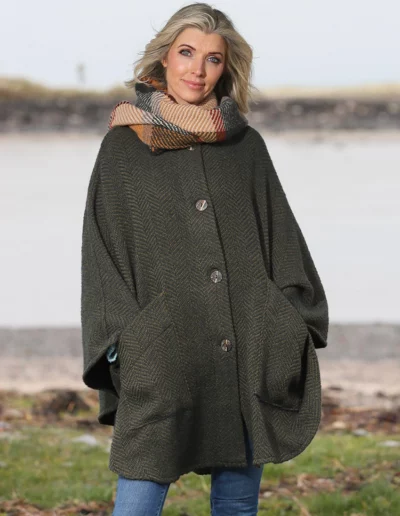 Cape en laine irlandaise TIna Sage